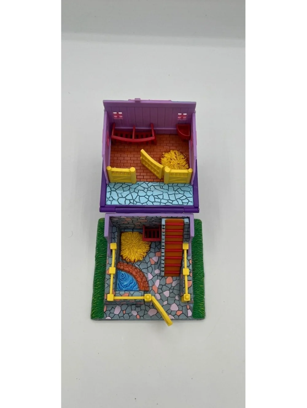 Retired Breyer Mini Whinnies Tropical Paradise Fold Out Barn #300103